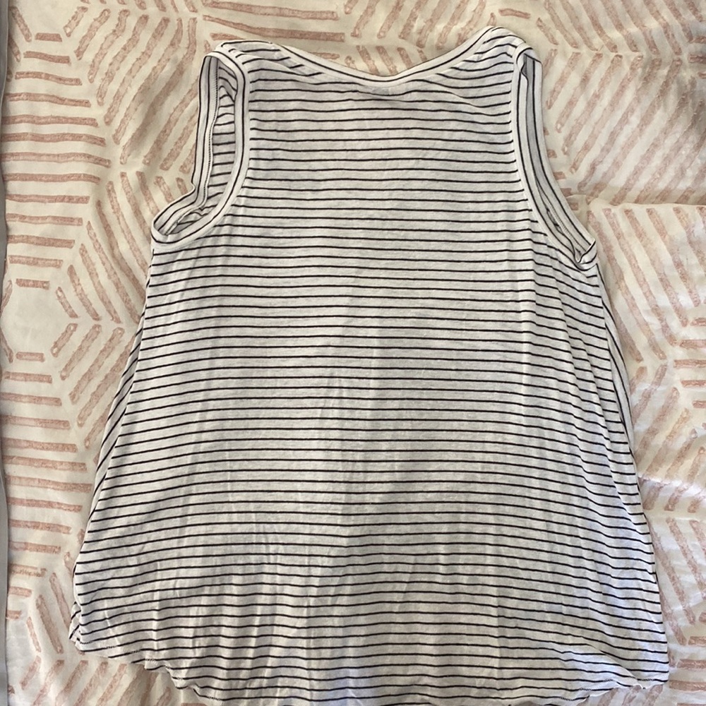 Universal Thread tank - Picture 2 of 3